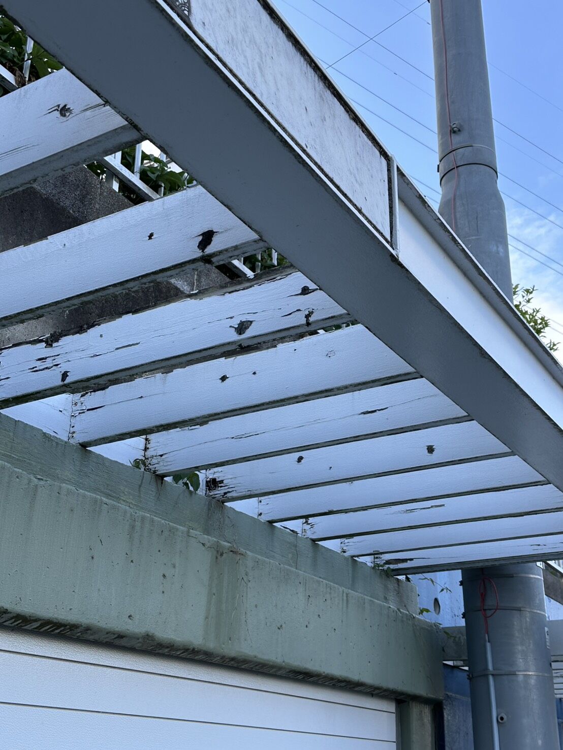 木製化粧ルーバー撤去工事