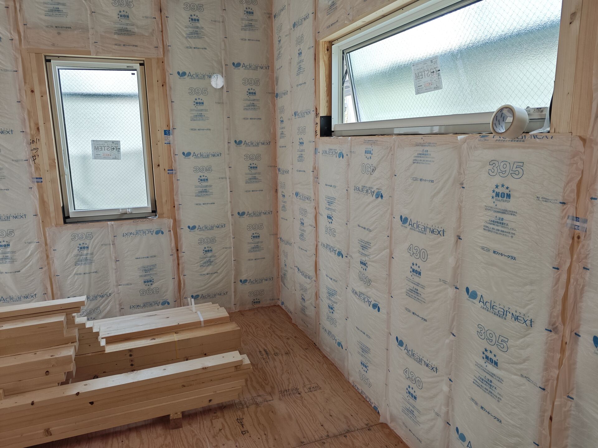 【茅ヶ崎市】新築住宅｜1階壁断熱材施工｜快適で省エネな住まいづくり