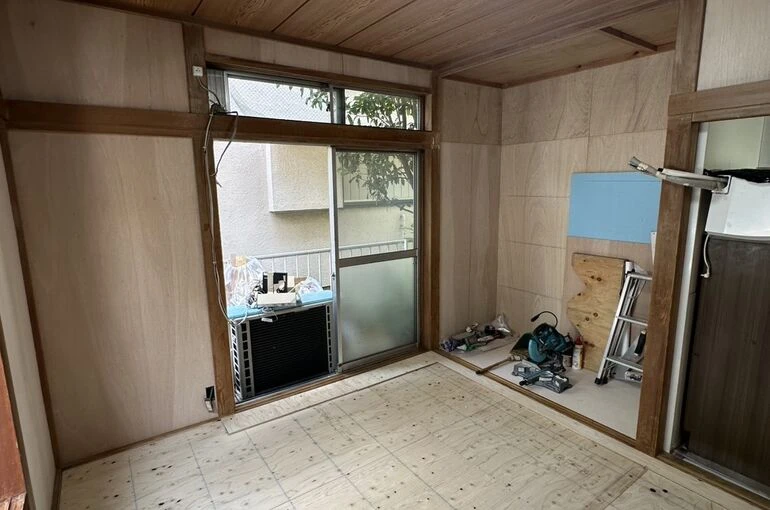    【横浜市】和室から洋室へリフォーム｜畳からフローリングへ張り替え・真壁を活かした内装リフォーム   