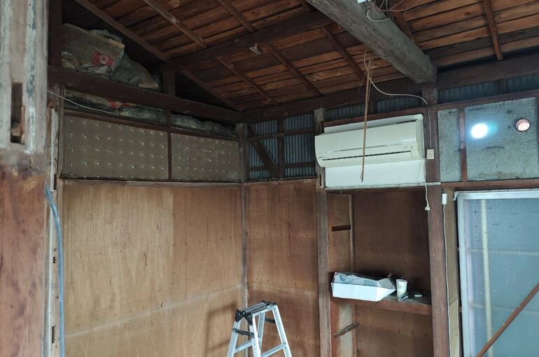    【平塚市】洋室から和室へリフォーム｜天井・壁を解体し和室へ再生する工事がスタート   